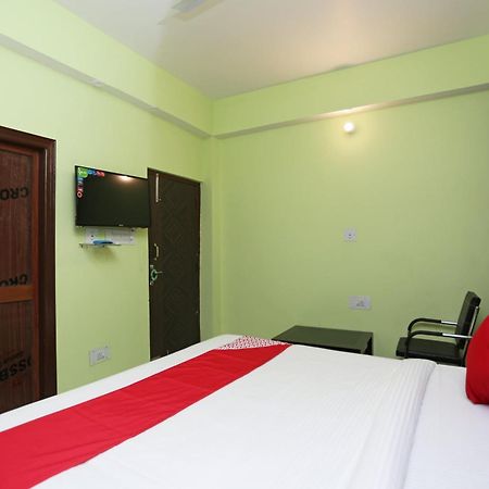 โอโย 22740 เนียร์ อนิซาบัด คุลัมพร Hotel ปัฏนา ภายนอก รูปภาพ
